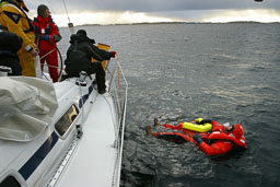 MOB-øvelse i Fanafjorden
 Hero