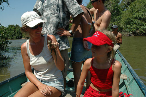 17-Venezuela og  Bonaire
 Hero