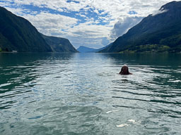 05-Sykkeltur i Lustrafjorden
 Hero
